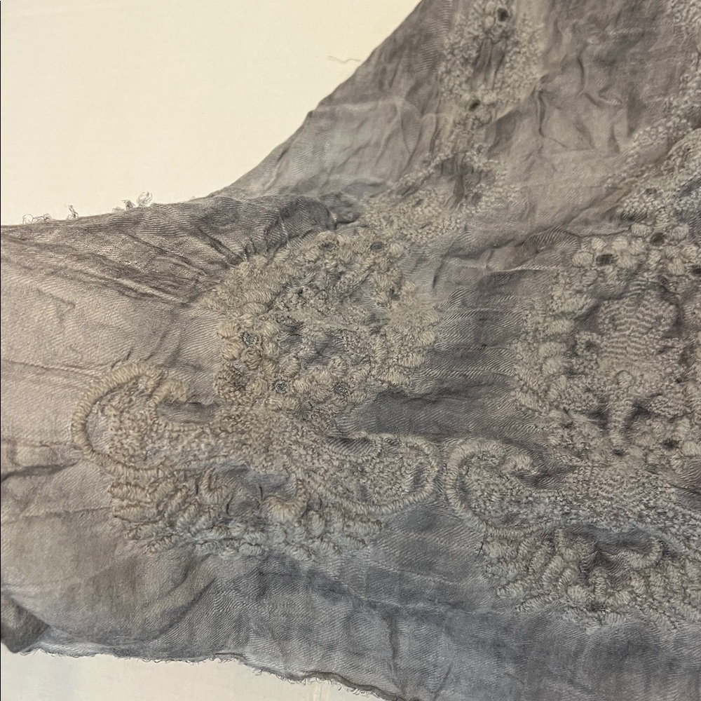 DONCASTER GRAY SOFT EMBROIDERED LARGE SCARF - Picture 5 of 8